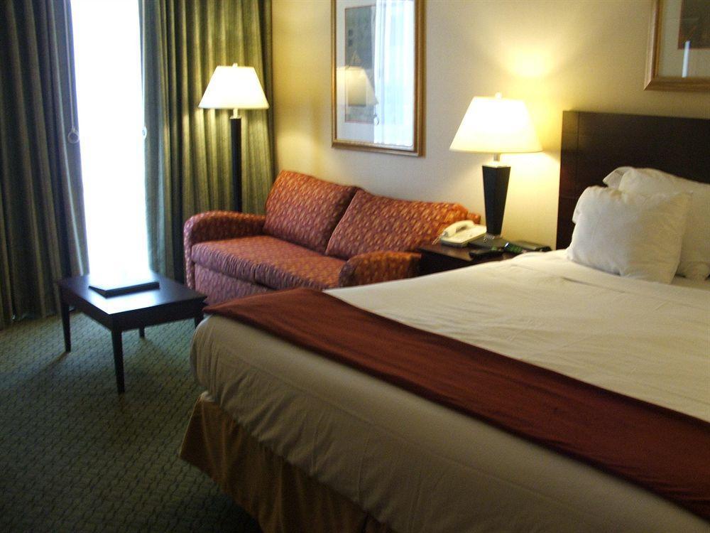 Holiday Inn Express & Suites Springfield By Ihg Екстериор снимка